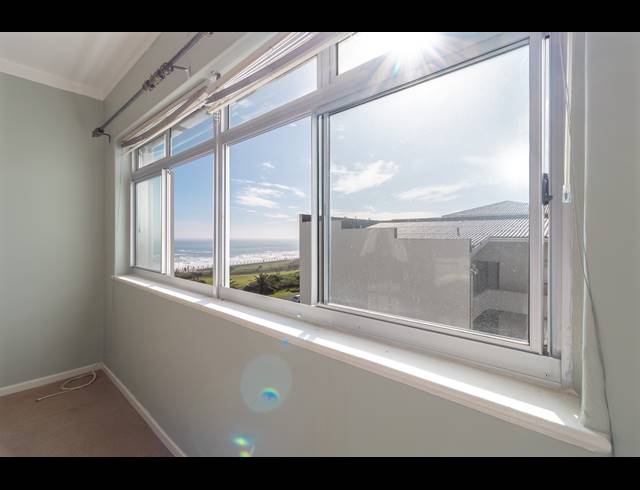 1 BEDROOM RETIREMENT UNIT TO LET IN MOUILLE POINT